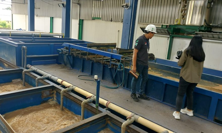 Tantangan dan Solusi DLH dalam Penanganan Limbah Industri